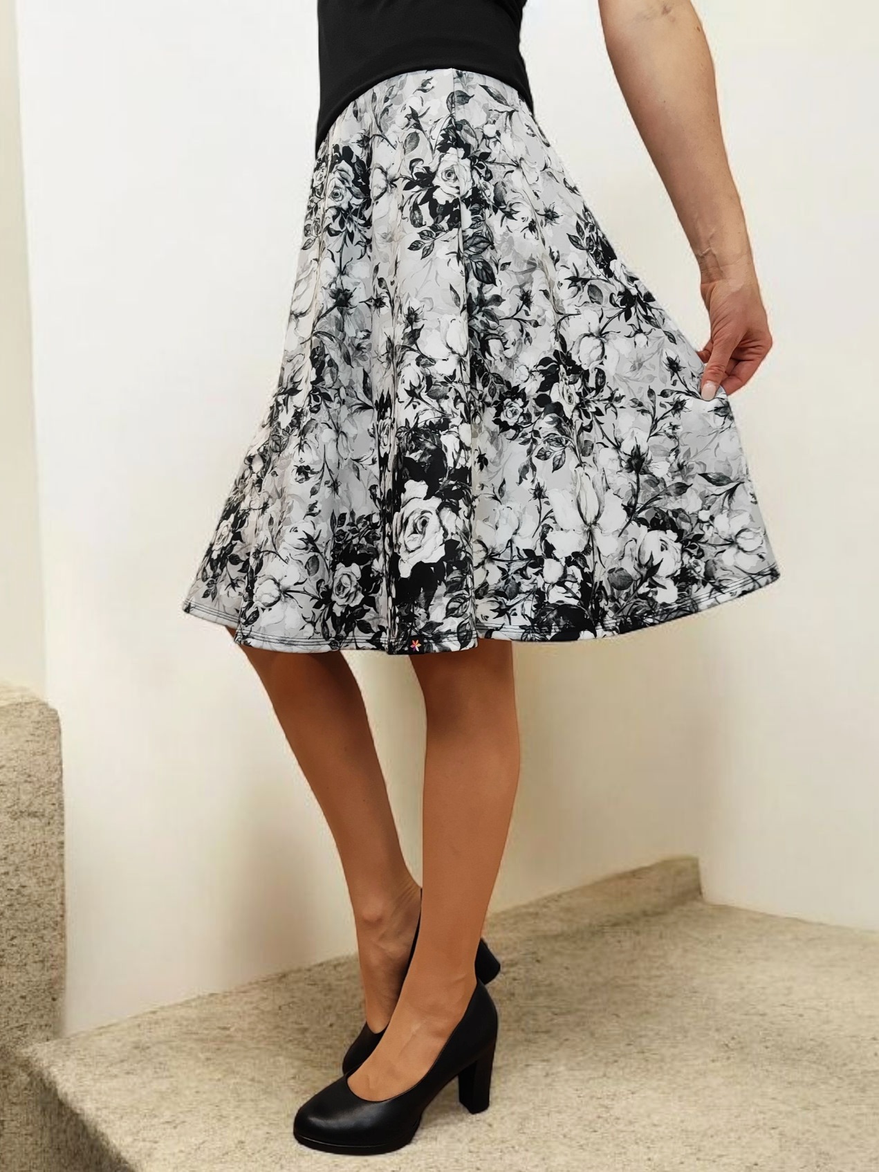 Dámská hřejivá sukně vhodná na zimu – česká móda